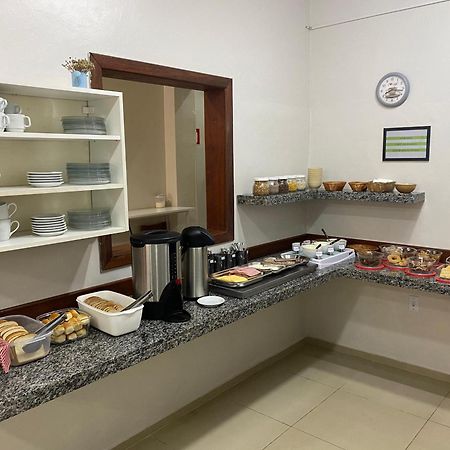 Hotel Tres Passos - Prox Ao Aeroporto E Rodoviaria Porto Alegre Eksteriør bilde